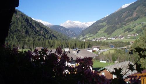One-Bedroom Apartment with Balcony