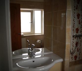 Twin Room with Ensuite 