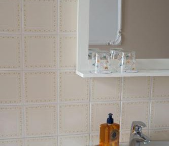 Single Room with Shared Toilet