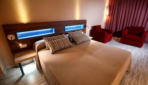 Double or Twin Room with Sea View