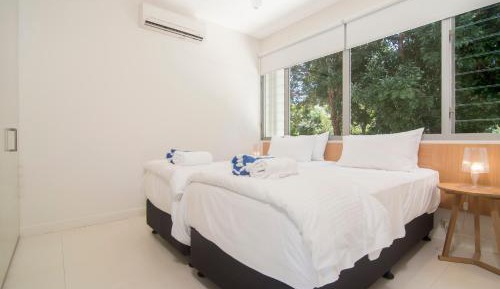 Two-Bedroom Apartment with Pool Access - Swim Out