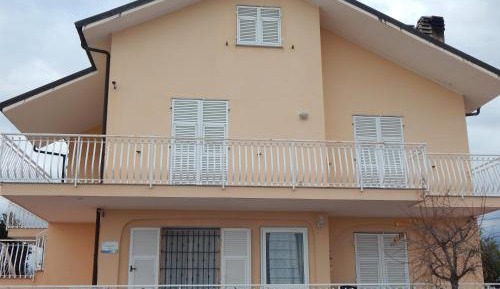 One-Bedroom Apartment with Balcony