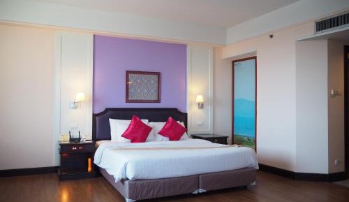 Corner Double or Twin Room
