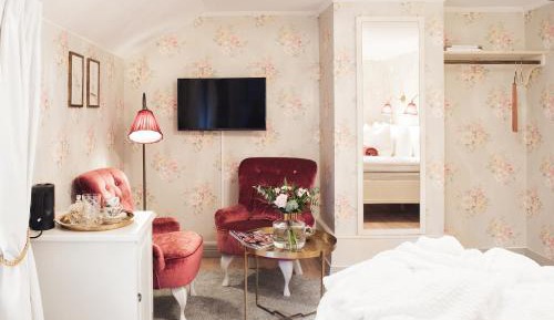Deluxe Double Room with Bath
