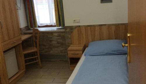 Standard Single Room with Shower
