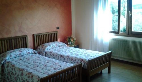 Twin Room with Private External Bathroom