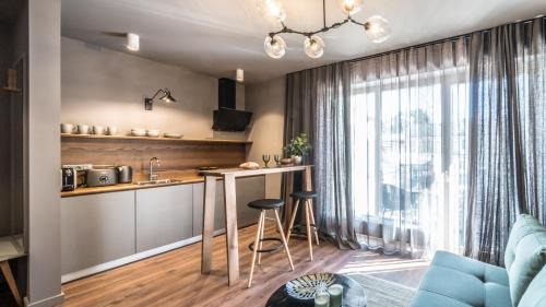 Deluxe One Bedroom Apartment with Balcony