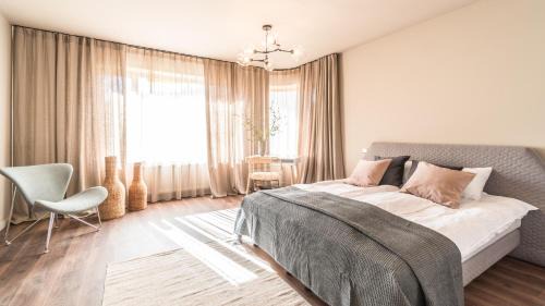 Deluxe One Bedroom Apartment with Terrace