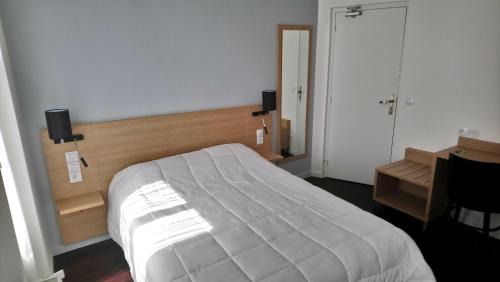 Single Room with Private Bathroom