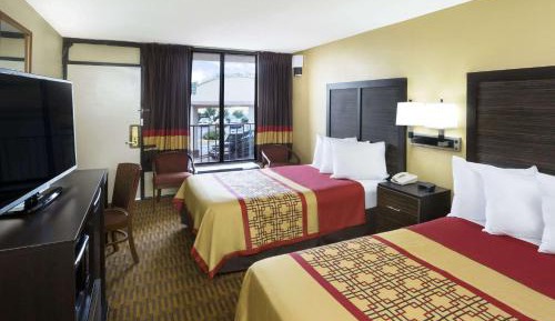 Queen Room with Two Queen Beds - Non-Smoking