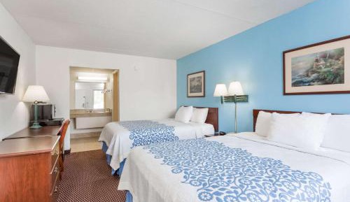 Queen Room with Two Queen Beds - Smoking