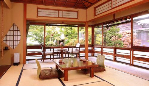 Japanese-Style Superior Twin Room with Shared Bathroom and Garden View
