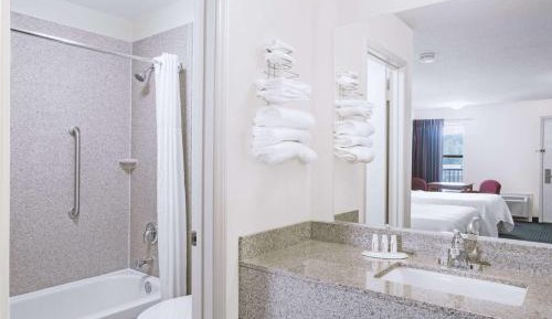 King Room - Mobility Access/Non-Smoking