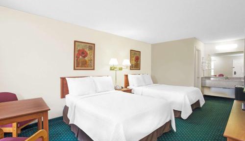 Double Room with Two Double Beds - Smoking