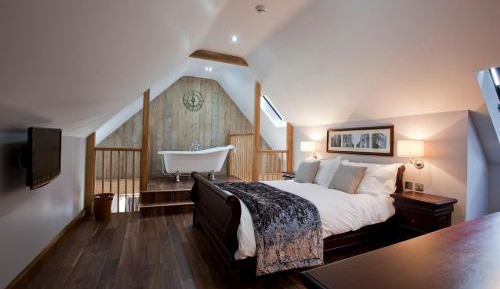 Deluxe King Suite