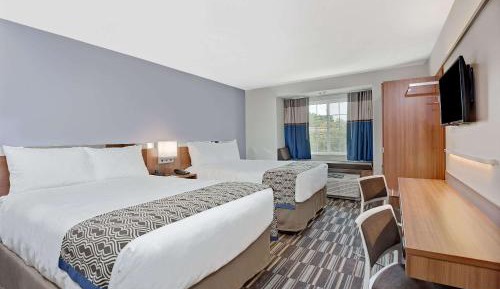 Queen Room with Two Queen Beds - Non-Smoking