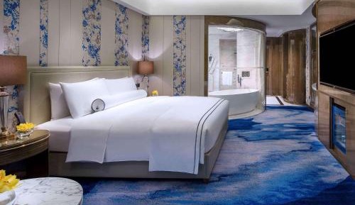 Luxury King Room