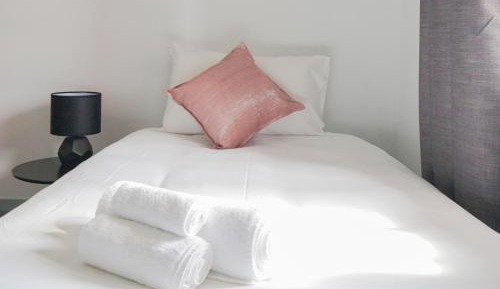 Single Room with Shared Bathroom