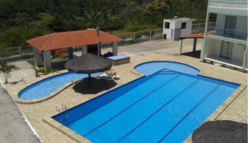 Apartment with Pool View 