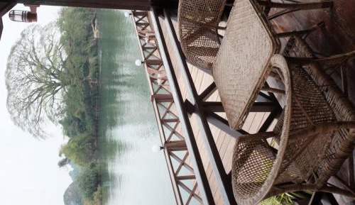 Bungalow - Water Front 