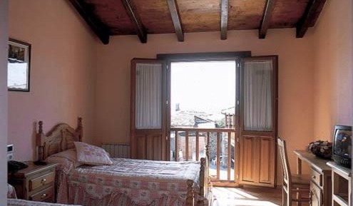 Twin Room with Private Bathroom