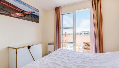 Select One-Bedroom Apartment (6 People)