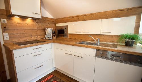 Apartment (4 Adults)