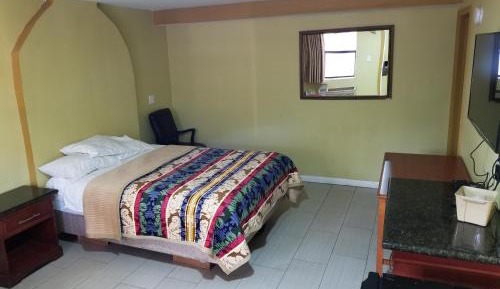 Queen Room