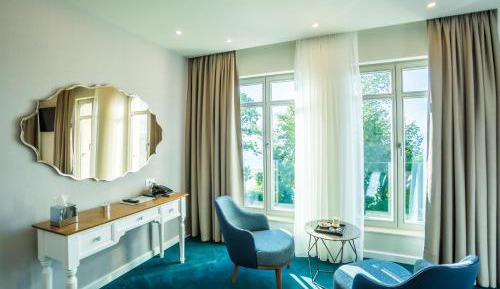 Double Room with Balcony and Sea View