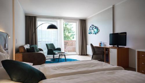 Deluxe Doubleroom with Balcony and Lake View