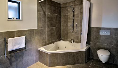 Executive Studio with Spa Bath 