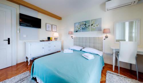 Double Room with Balcony and Sea View