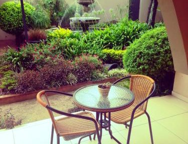 Apartment with Garden View