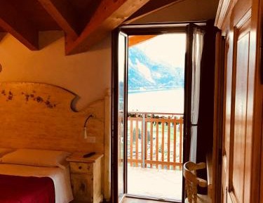 Superior Double Room with Lake View