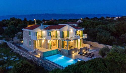Deluxe Villa