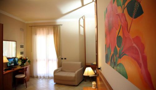 Studio (2 Adults)