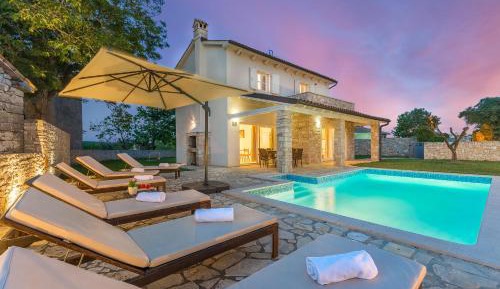 Deluxe Three-Bedroom Villa with Private Pool 