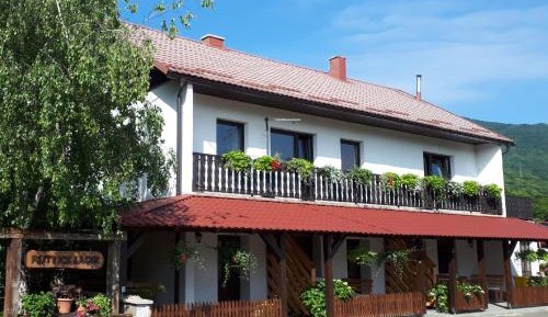 Standard Triple Studio