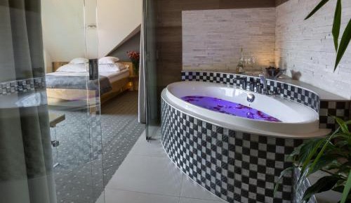 Deluxe Double Room with Whirlpool