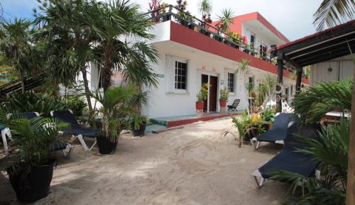 Deluxe King Room with Access to the Beach 