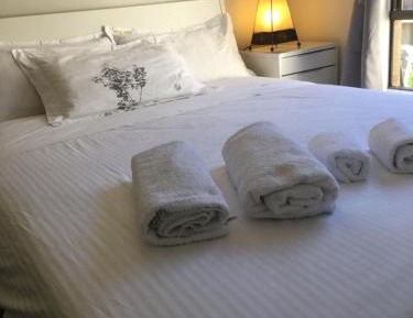Budget Double Room with Shared Bathroom