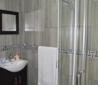 Double or Twin Room with Bathroom