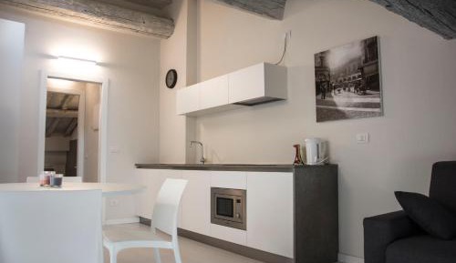 One-Bedroom Penthouse Apartment