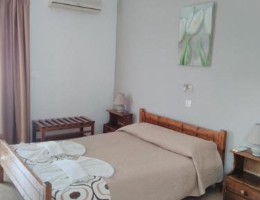 Studio (2 Adults)