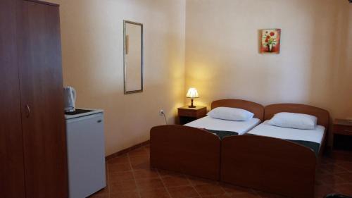 Studio (2 Adults)