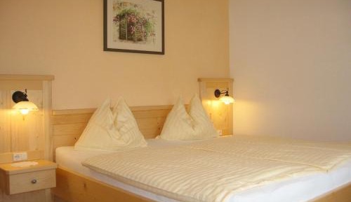 Comfort Two Bedroom Apartment with Balcony