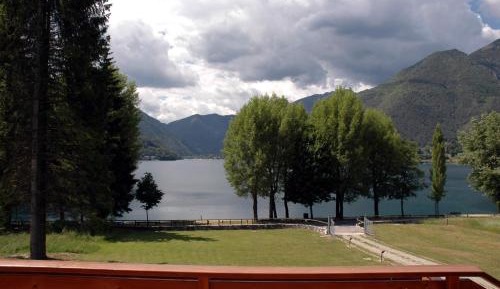 Apartment with Lake View
