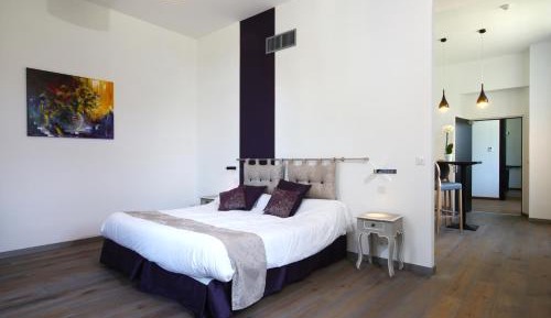 Suite with Garden View