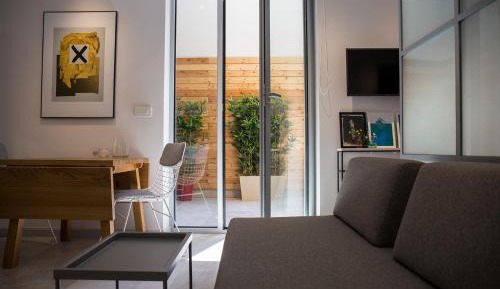 Studio Apartment