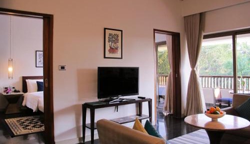 One-Bedroom-Diwa Club Suite with Balcony and Pool View - Complimentary Majorda Beach shuttle service 